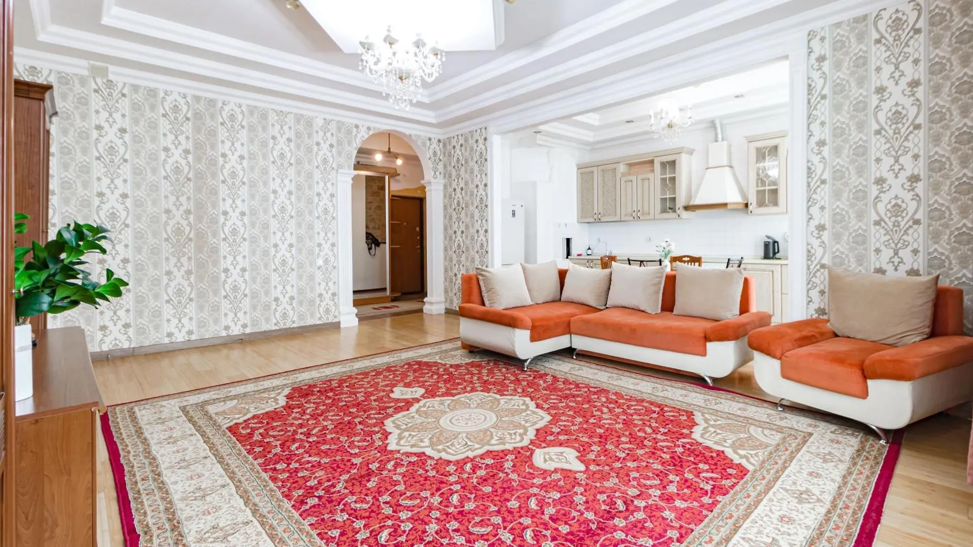 В Золотом Квадрате Рядом С Монументом Байтерек Nur-Sultan  0*, Nur-Sultan (Astana)