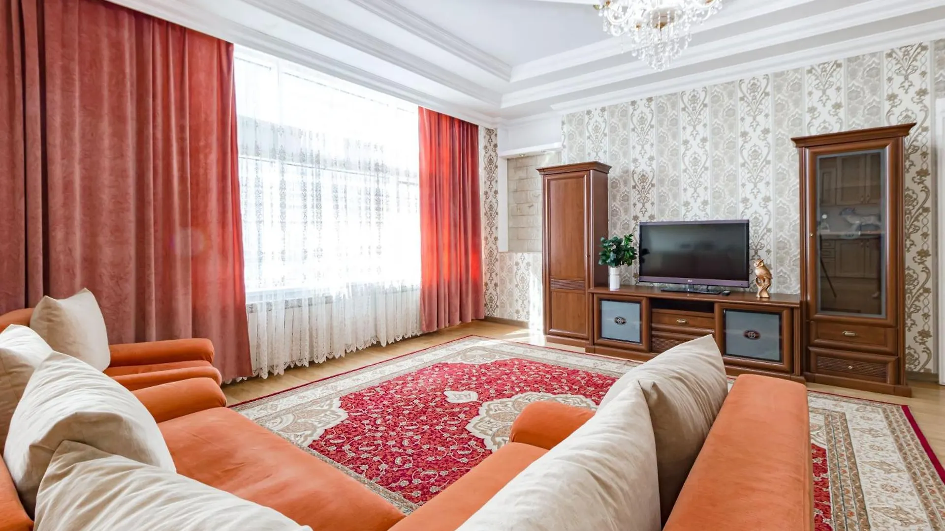 В Золотом Квадрате Рядом С Монументом Байтерек location